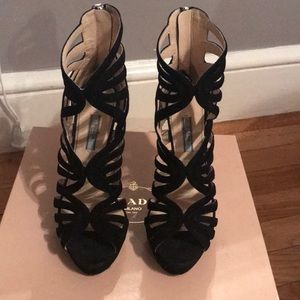 Barely worn BLACK PRADA HEELS